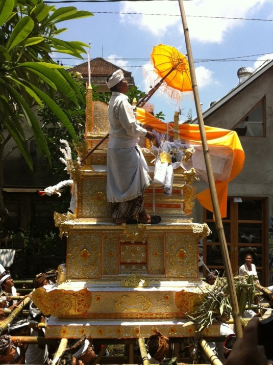Royal funeral 'celebrations' in Ubud's streets